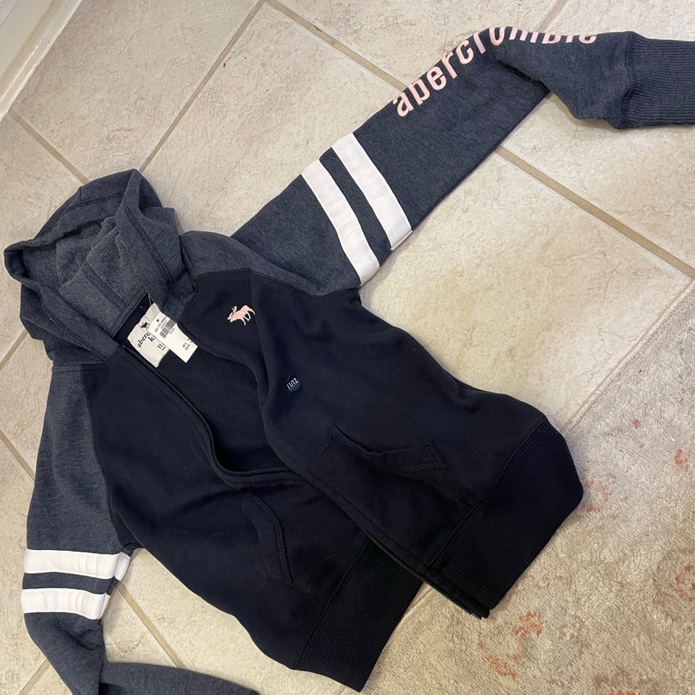Abercrombie kids girls full zip jacket.
